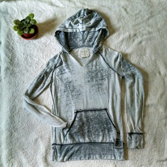 Billabong Tops - Billabong sweatshirt